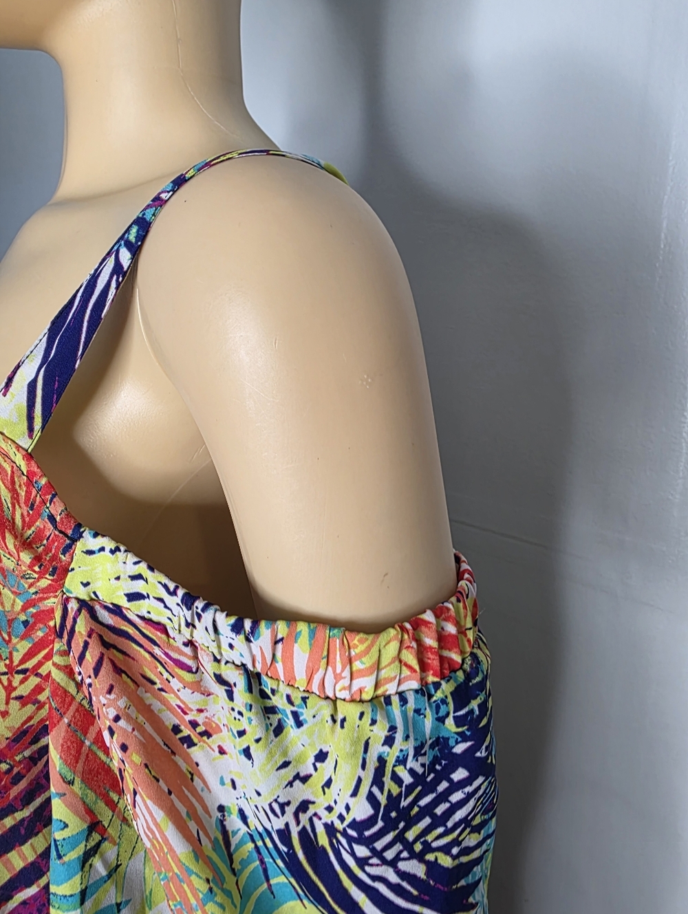 BOLD elements Multicolor Tropical Cold-Shoulder Top Size US/XL - Picture 7 of 14